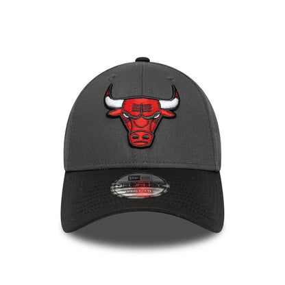 This is a Chicago Bulls NBA Sidepatch Charcoal 9FORTY Adjustable Cap 2