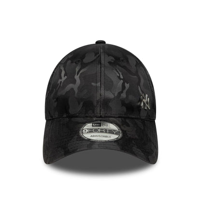 This is a New York Yankees MLB Flawless Camo Black 9FORTY Adjustable Cap 2