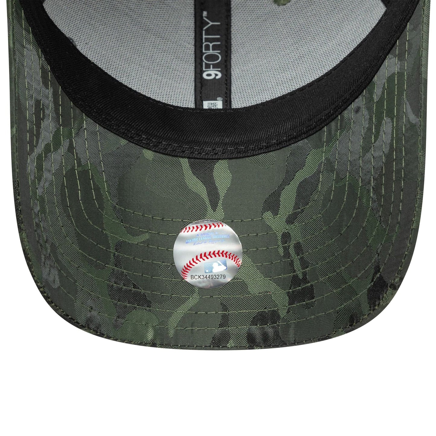 This is a LA Dodgers MLB Flawless Camo Green 9FORTY Adjustable Cap 5