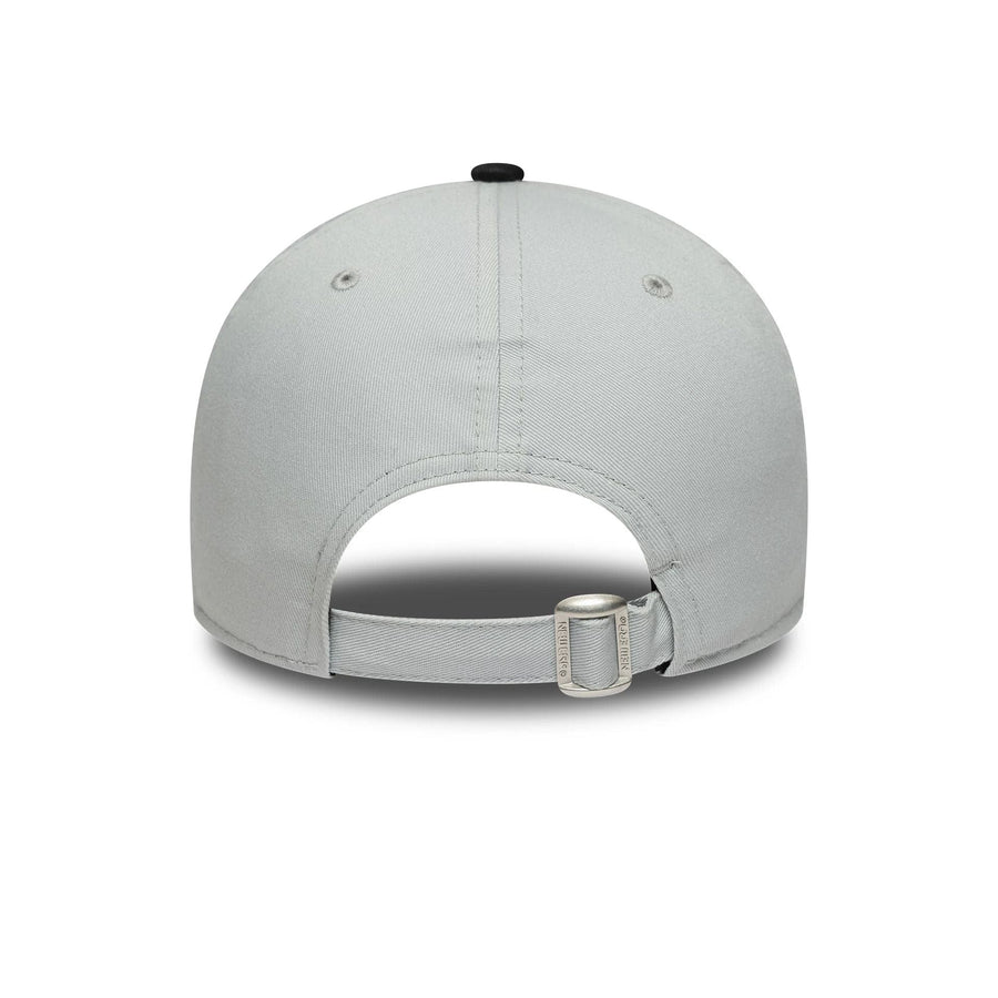 This is a Las Vegas Raiders NFL Sidepatch Grey 9FORTY Adjustable Cap 5