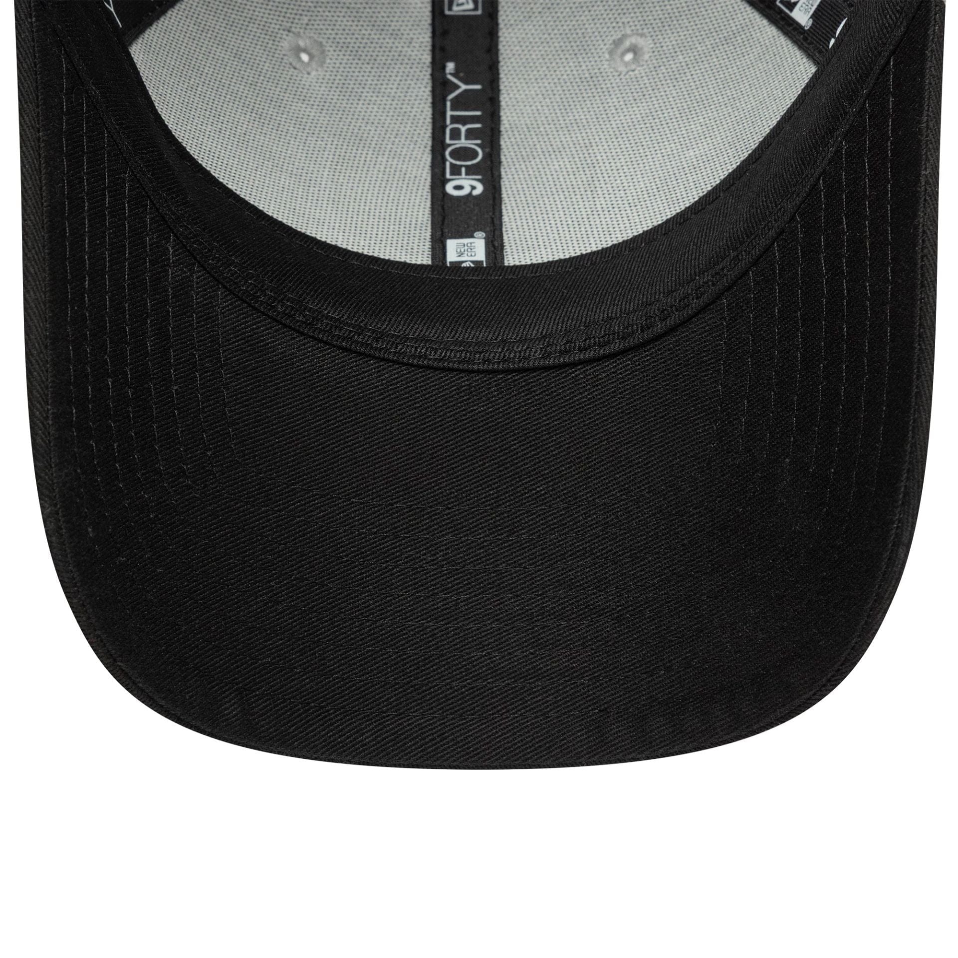 This is a Las Vegas Raiders NFL Sidepatch Grey 9FORTY Adjustable Cap 7