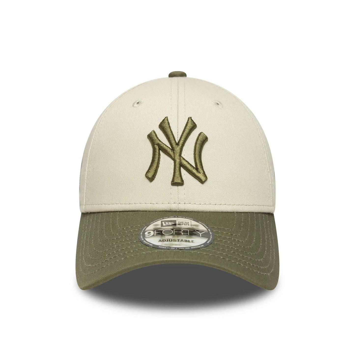 This is a New York Yankees MLB Sidepatch Light Beige 9FORTY Adjustable Cap 2