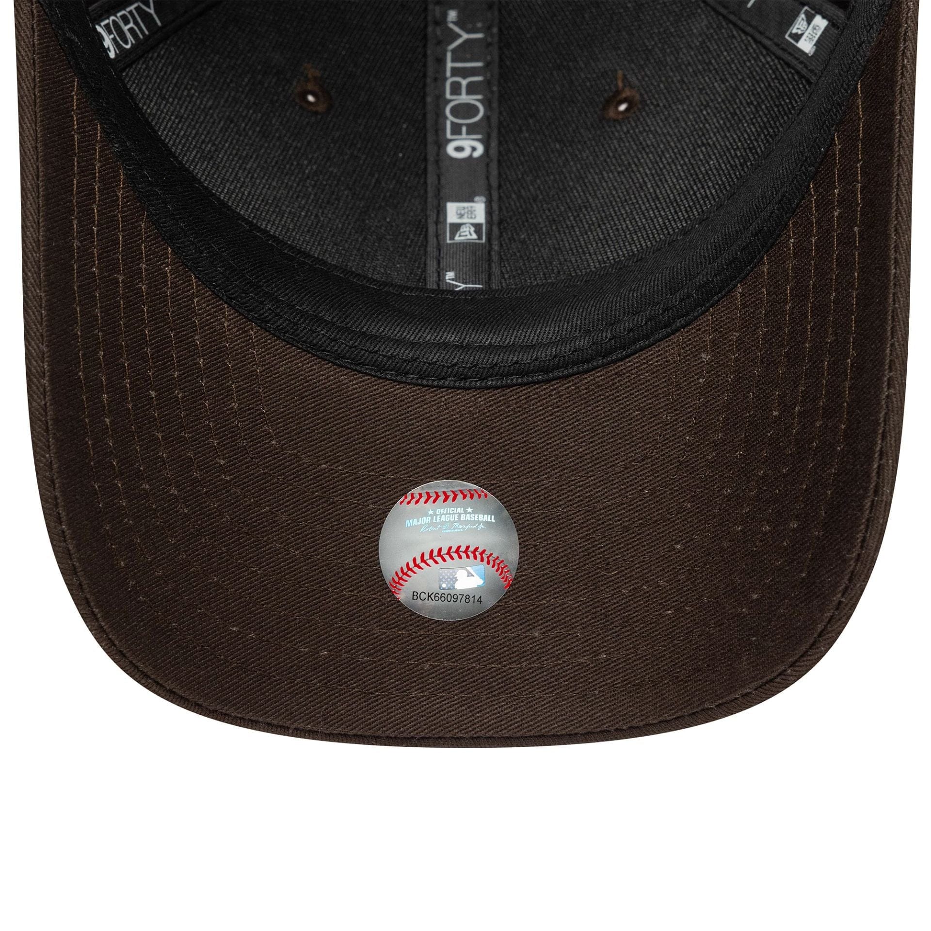 This is a Detroit Tigers MLB World Series Patch Dark Brown 9FORTY M-Crown Adjustable Cap 5