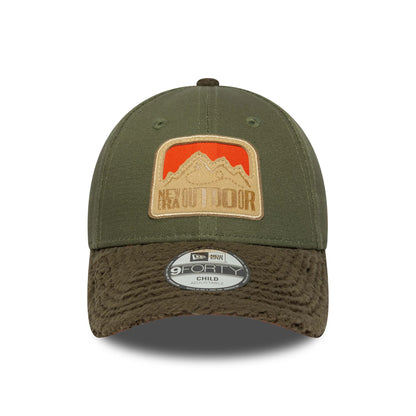 Child New Era Outdoor Green 9FORTY Adjustable Cap, front view showing a beige embroidered mountain patch with orange background on the green crown, and a textured dark green visor with the 9FORTY size sticker.