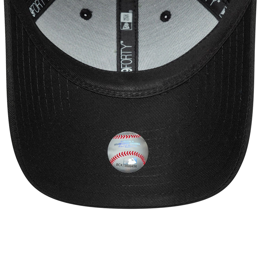 This is a New York Yankees Youth MLB Bow Back Black 9FORTY Adjustable Cap 5