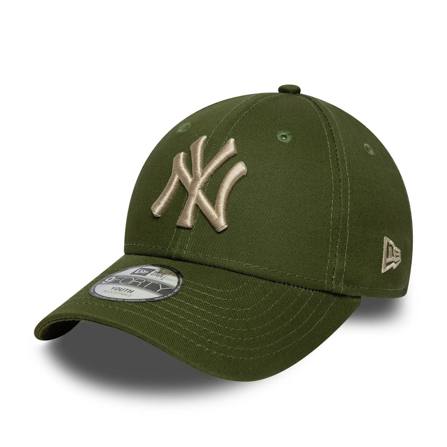 This is a New York Yankees Youth MLB League Essential Dark Green 9FORTY Adjustable Cap 1
