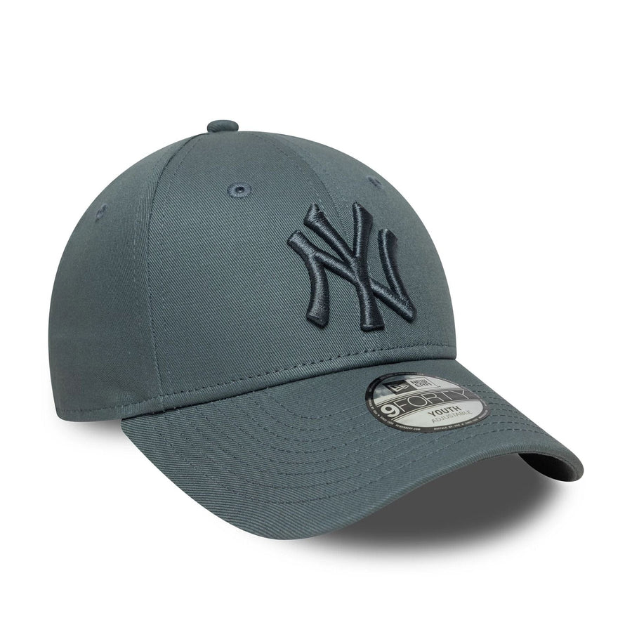 This is a New York Yankees Youth MLB League Essential Dark Grey 9FORTY Adjustable Cap 3
