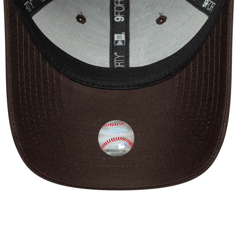 This is a LA Dodgers MLB Team Outline Dark Brown 9FORTY Adjustable Cap 5
