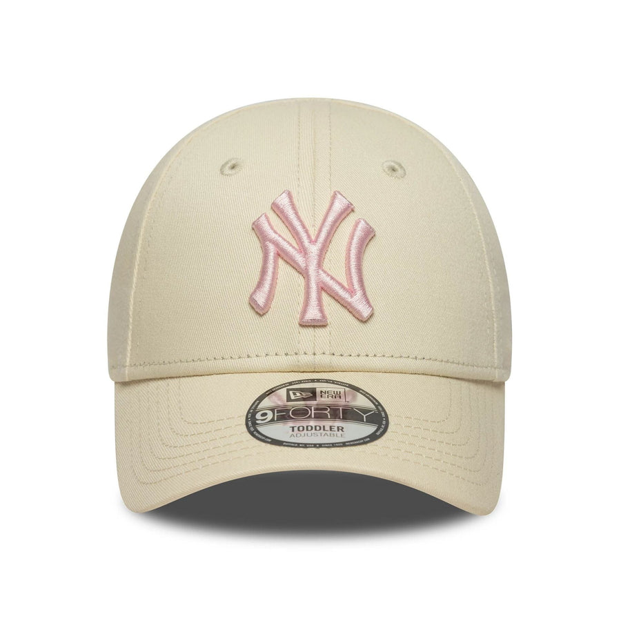This is a New York Yankees Toddler MLB League Essential Cream 9FORTY Adjustable Cap 2