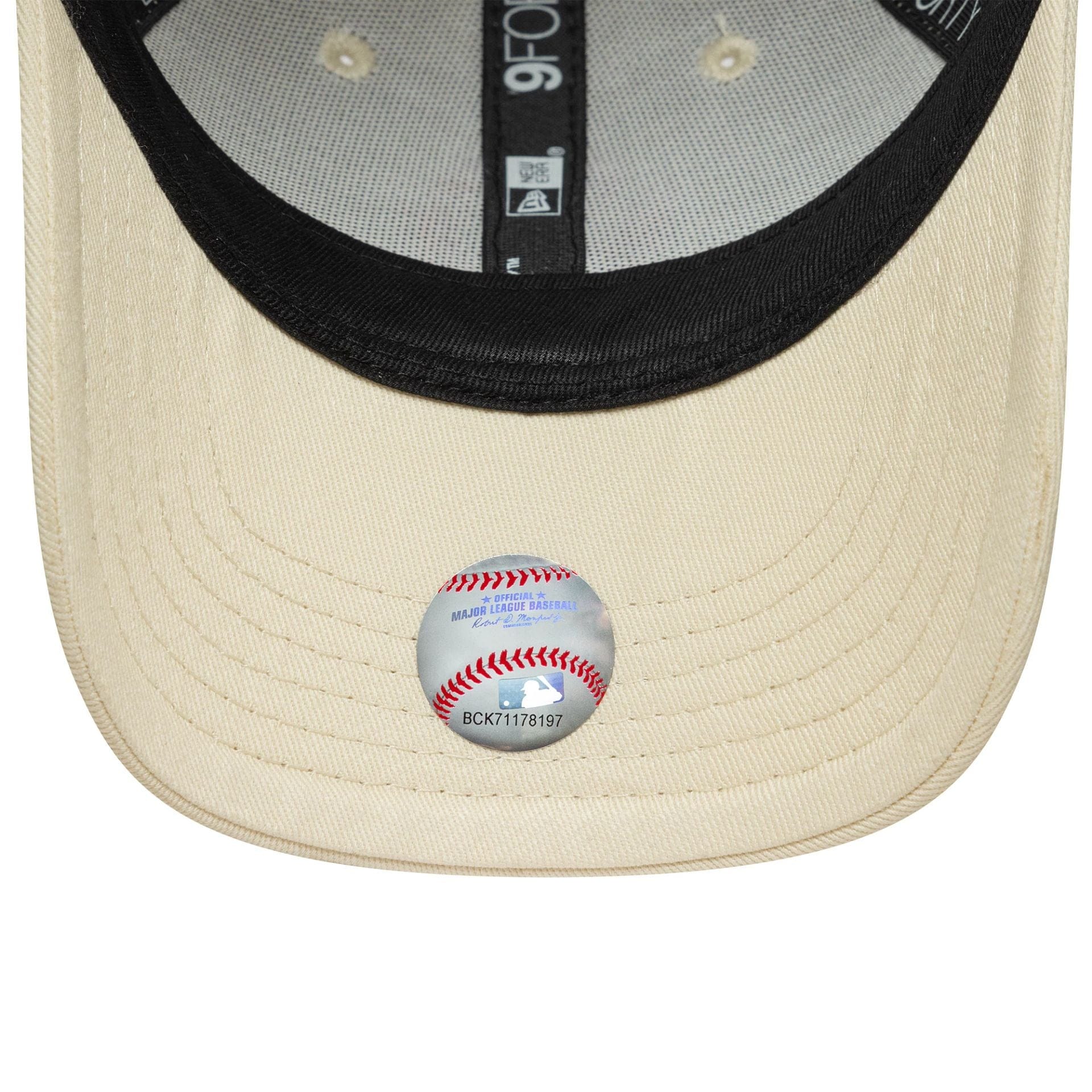 This is a New York Yankees Toddler MLB League Essential Cream 9FORTY Adjustable Cap 5