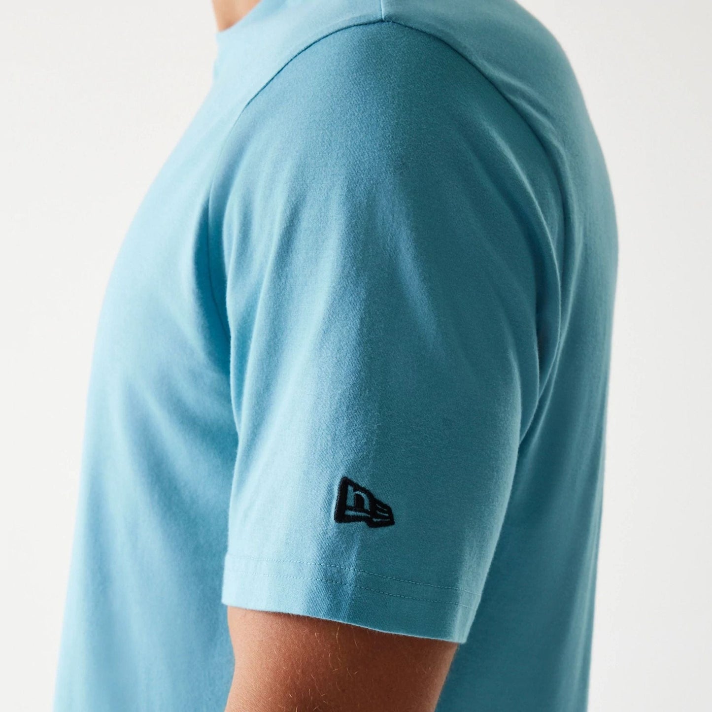 The Male model is wearing Chicago Bulls NBA Pastel Blue T-Shirt 5