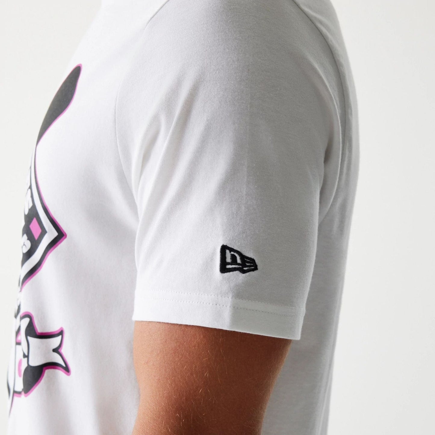 The Male model is wearing New York Yankees MLB Baseball Graphic White T-Shirt 5