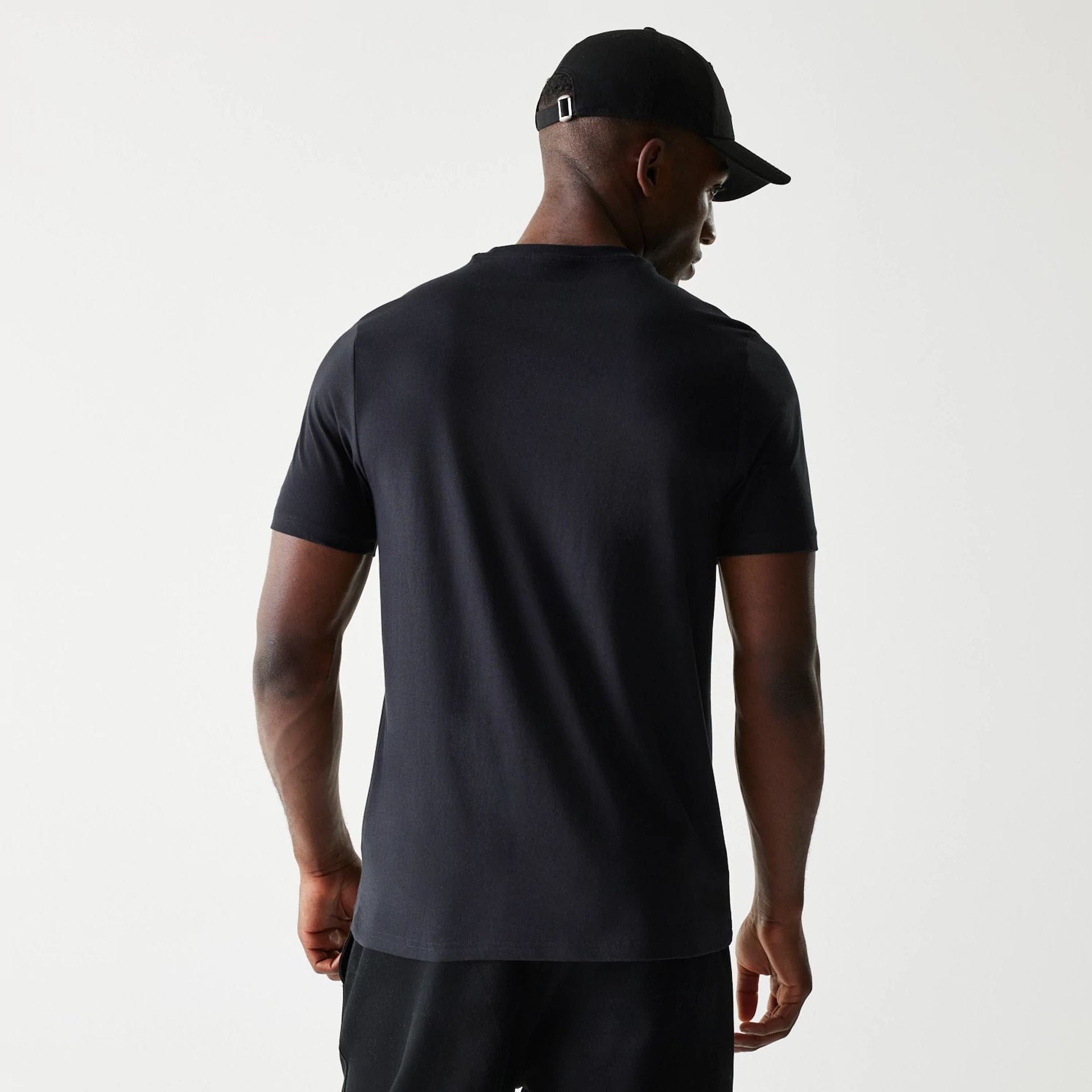 The Male model is wearing New York Yankees MLB Baseball Graphic Black T-Shirt 2