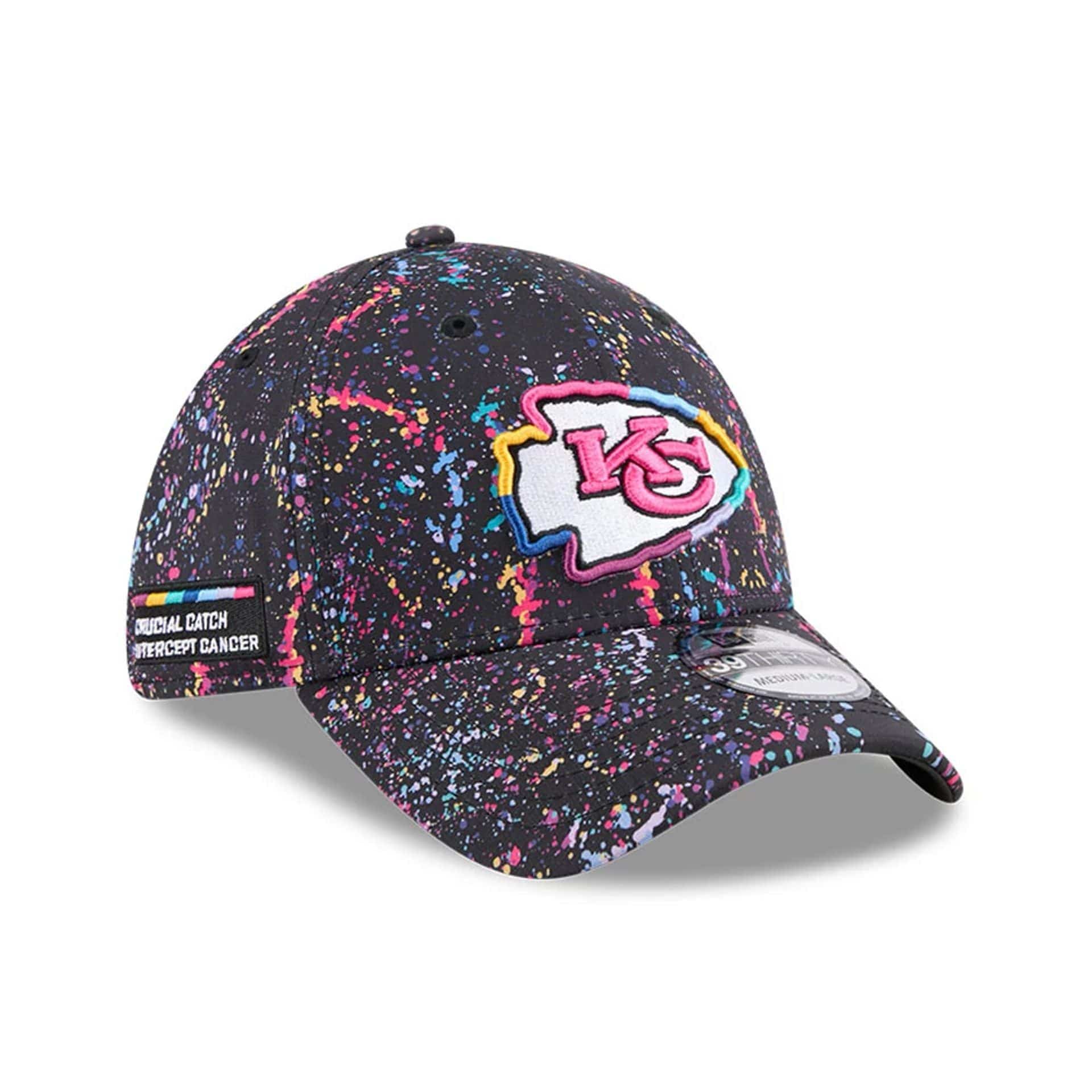 This is a Kansas City Chiefs NFL Crucial Catch 2025 Black 39THIRTY Stretch Fit Cap 1