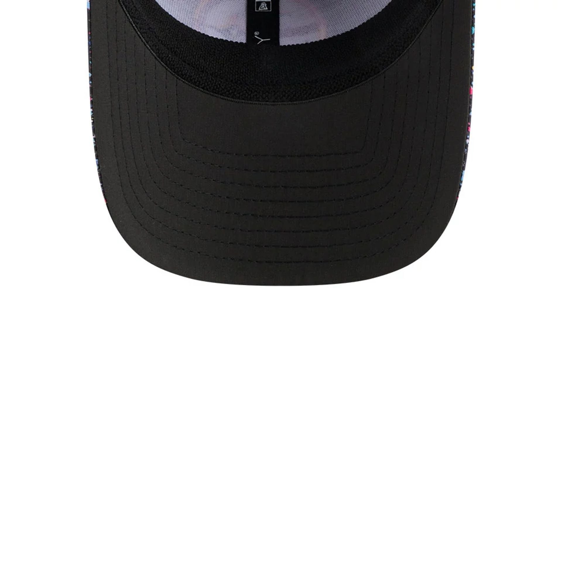 This is a Pittsburgh Steelers NFL Crucial Catch 2025 Black 39THIRTY Stretch Fit Cap 7