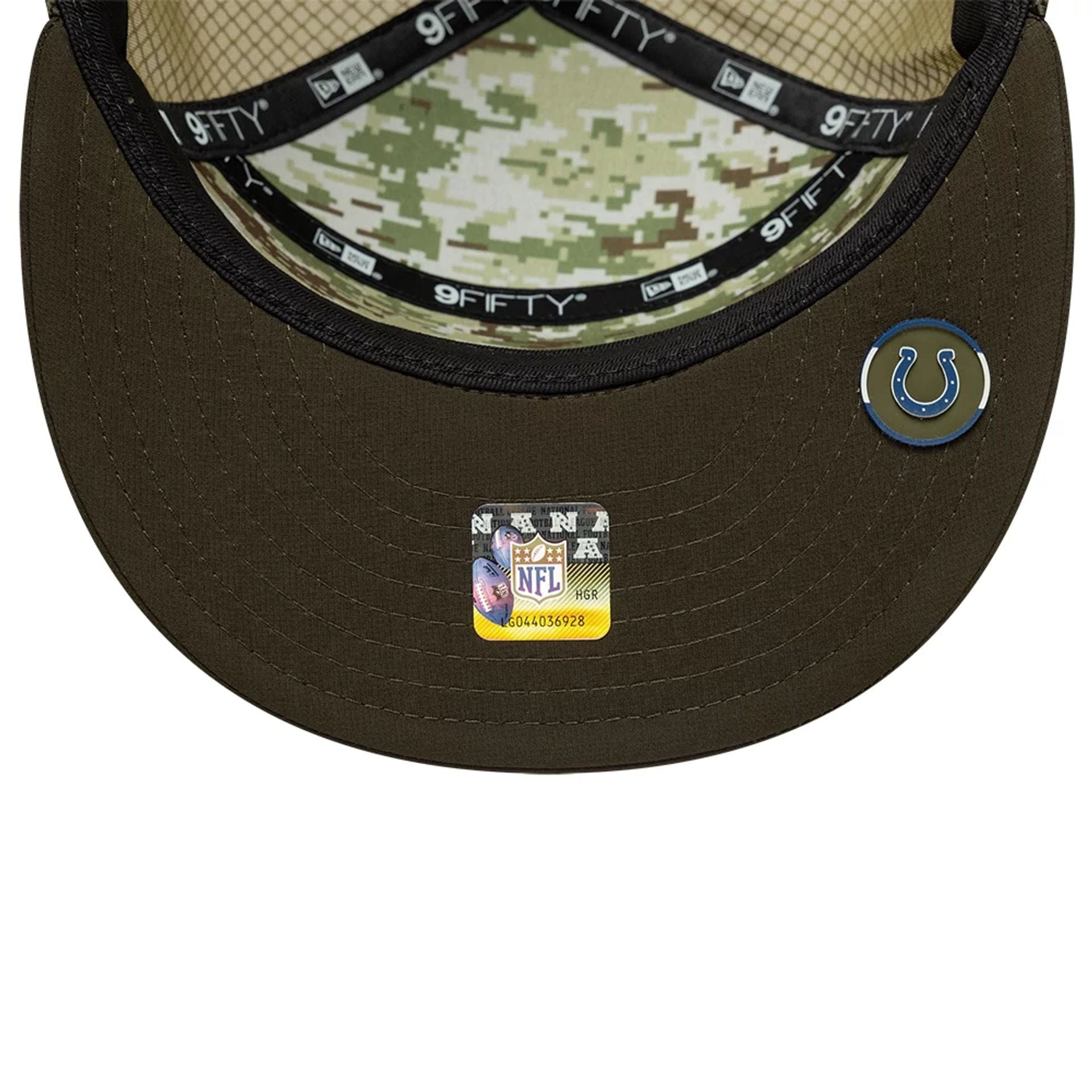 This is a Indianapolis Colts NFL Salute To Service 2025 Dark Green 9FIFTY Split Panel Snapback Adjustable Cap 2