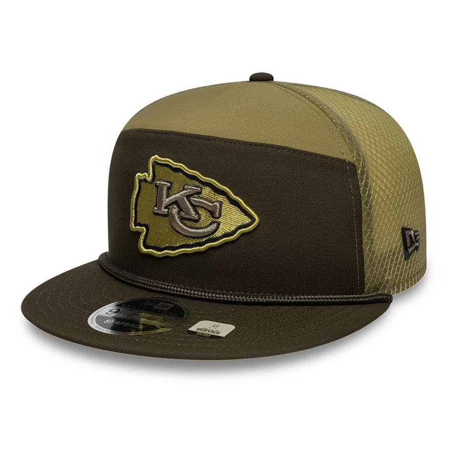 This is a Kansas City Chiefs NFL Salute To Service 2025 Dark Green 9FIFTY Split Panel Snapback Adjustable Cap 4