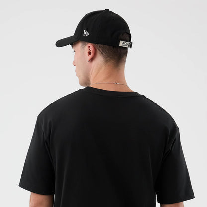 The Male model is wearing Chicago White Sox MLB Sport Classic Black T-Shirt 5