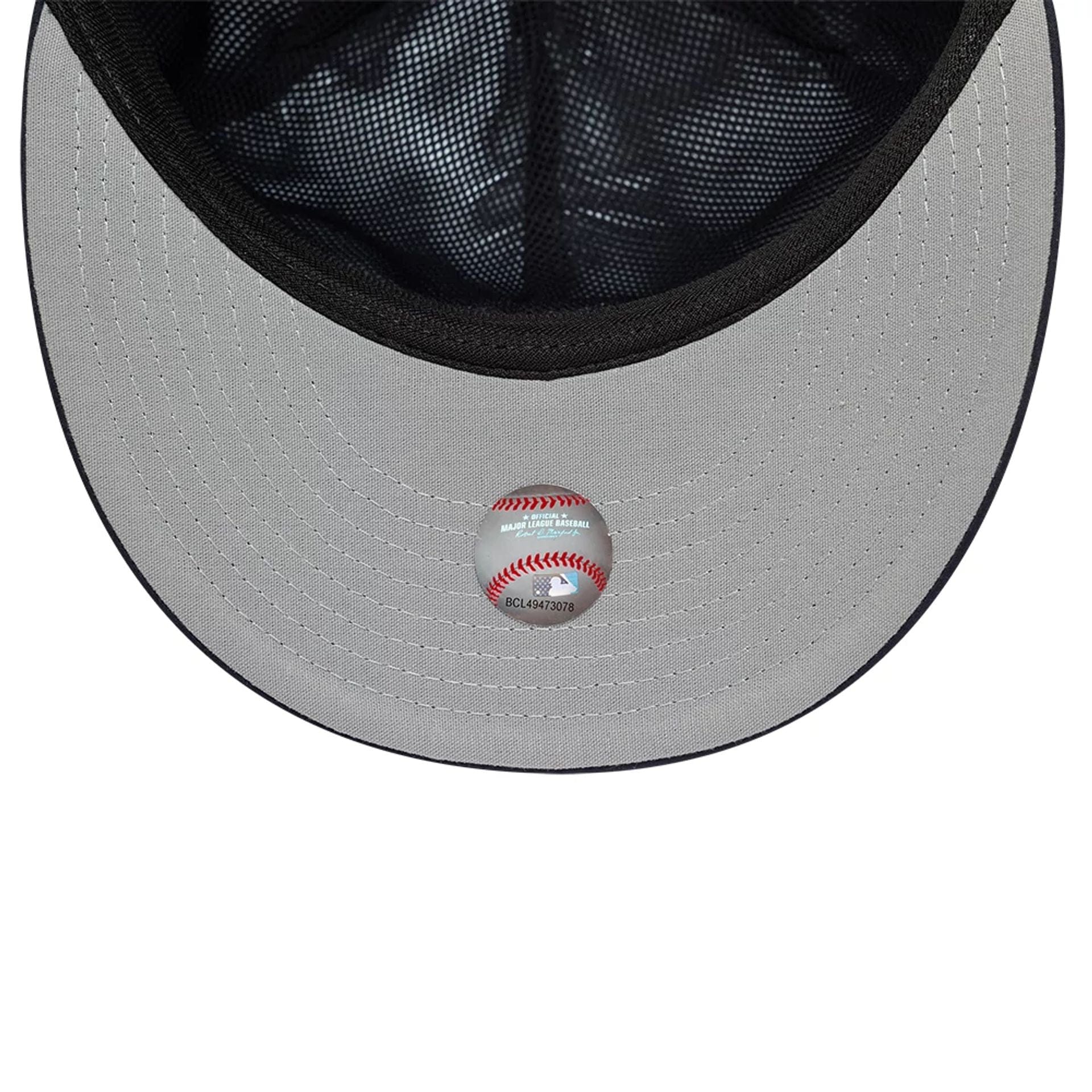 This is a Atlanta Braves MLB Gore-Tex Navy 59FIFTY Fitted Cap 2