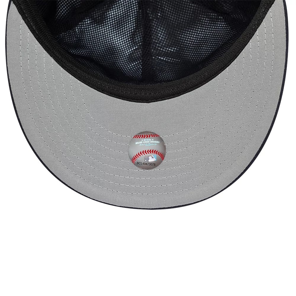 This is a Atlanta Braves MLB Gore-Tex Navy 59FIFTY Fitted Cap 2