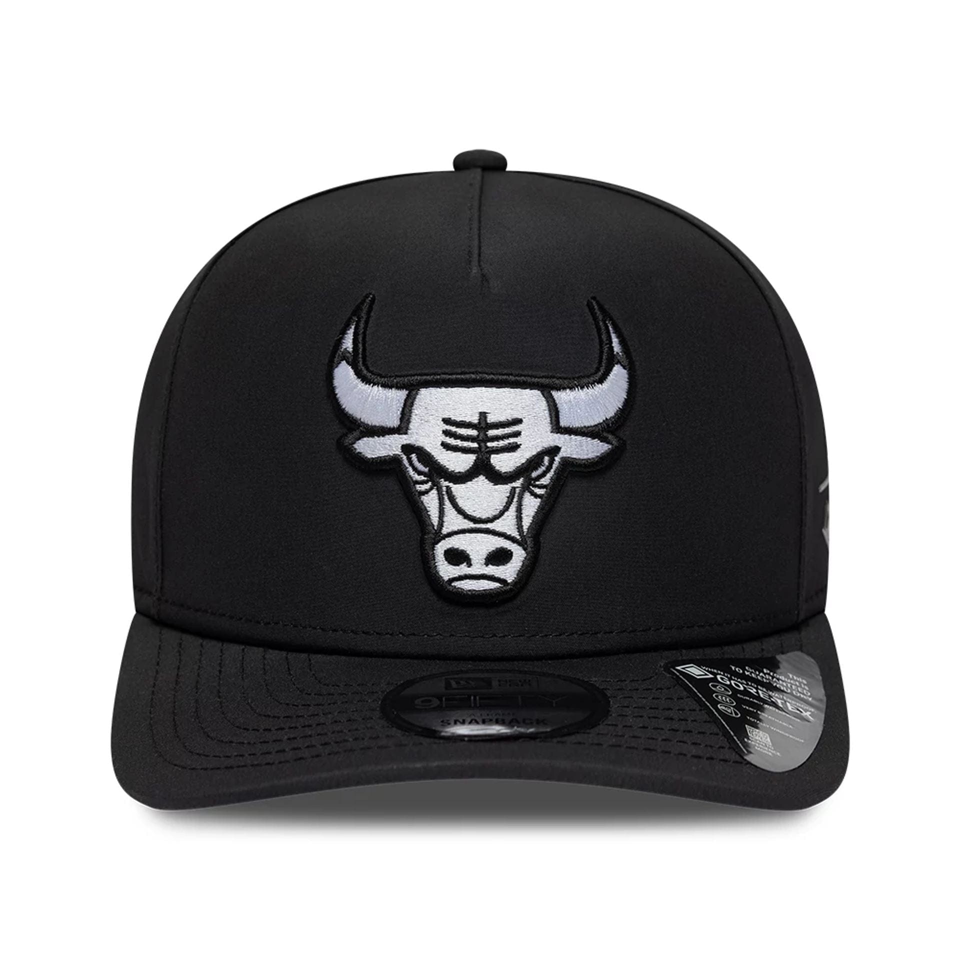 This is a Chicago Bulls NBA Gore-Tex Black 9FIFTY A-Frame Snapback Adjustable Cap 3