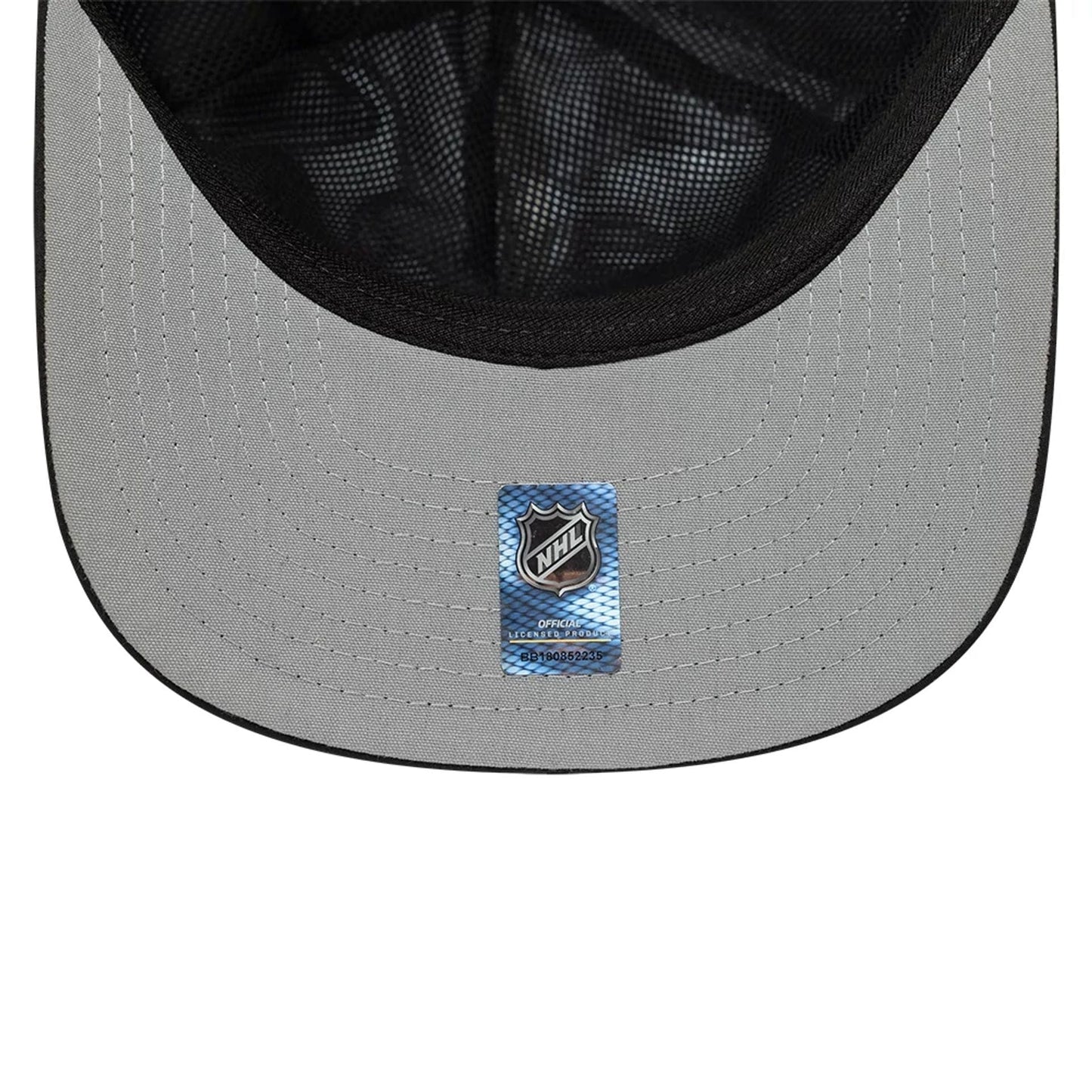 This is a LA Kings NHL Gore-Tex Black 9FIFTY A-Frame Snapback Adjustable Cap 2