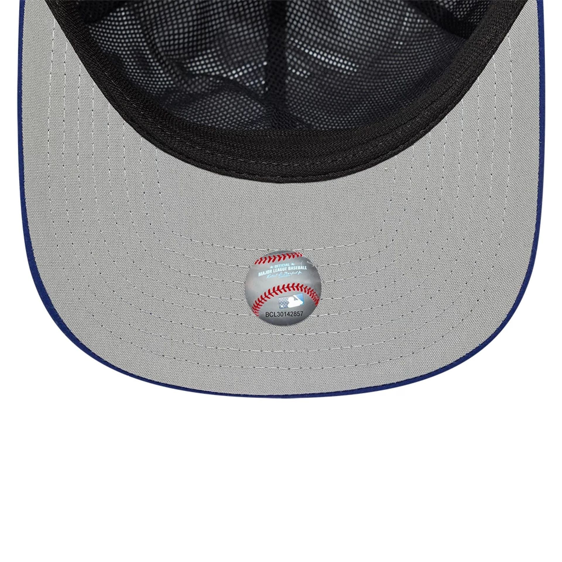 This is a LA Dodgers MLB Gore-Tex Dark Blue 9SEVENTY Stretch Snap Adjustable Cap 2