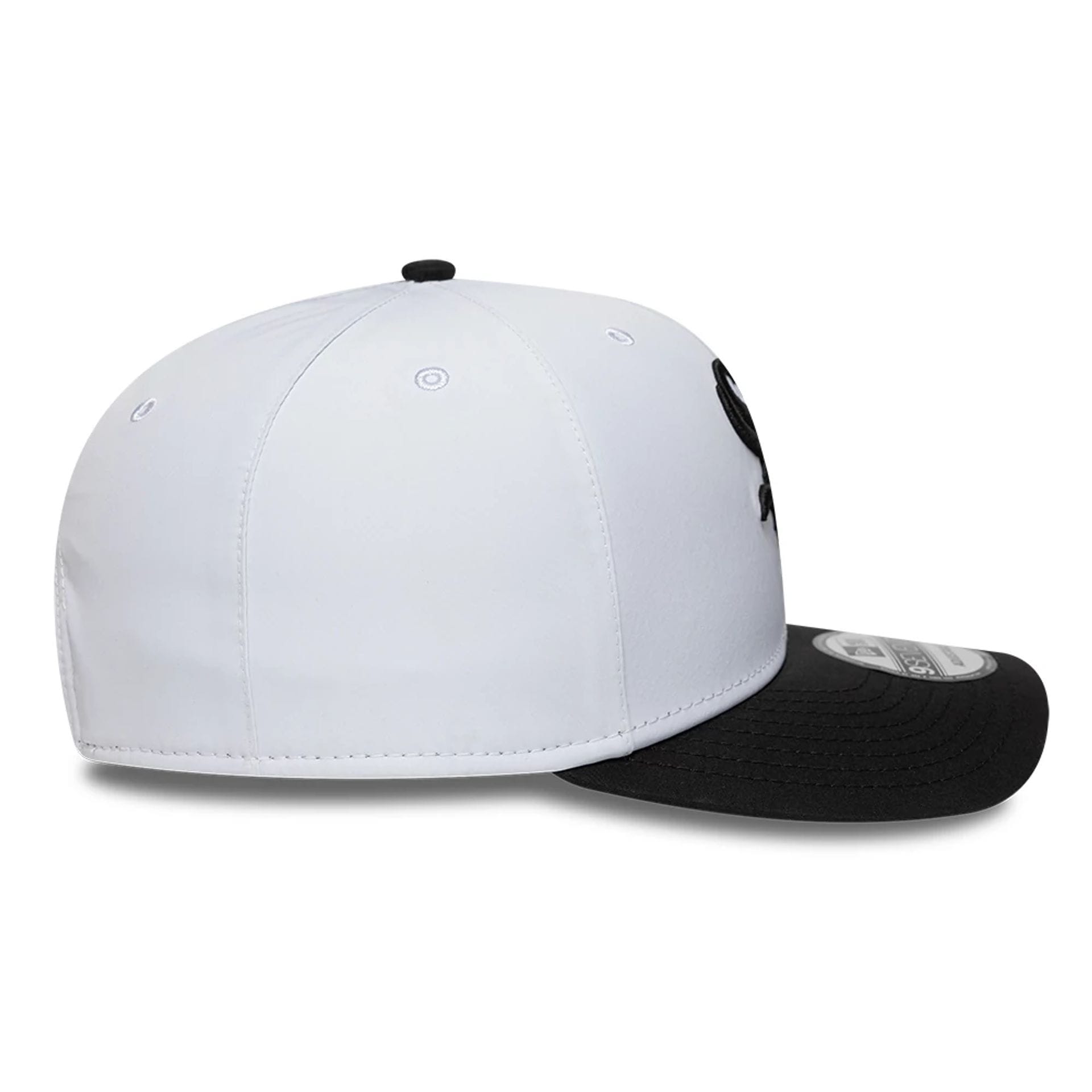 This is a Chicago White Sox MLB Gore-Tex Black 9SEVENTY Stretch Snap Adjustable Cap 6