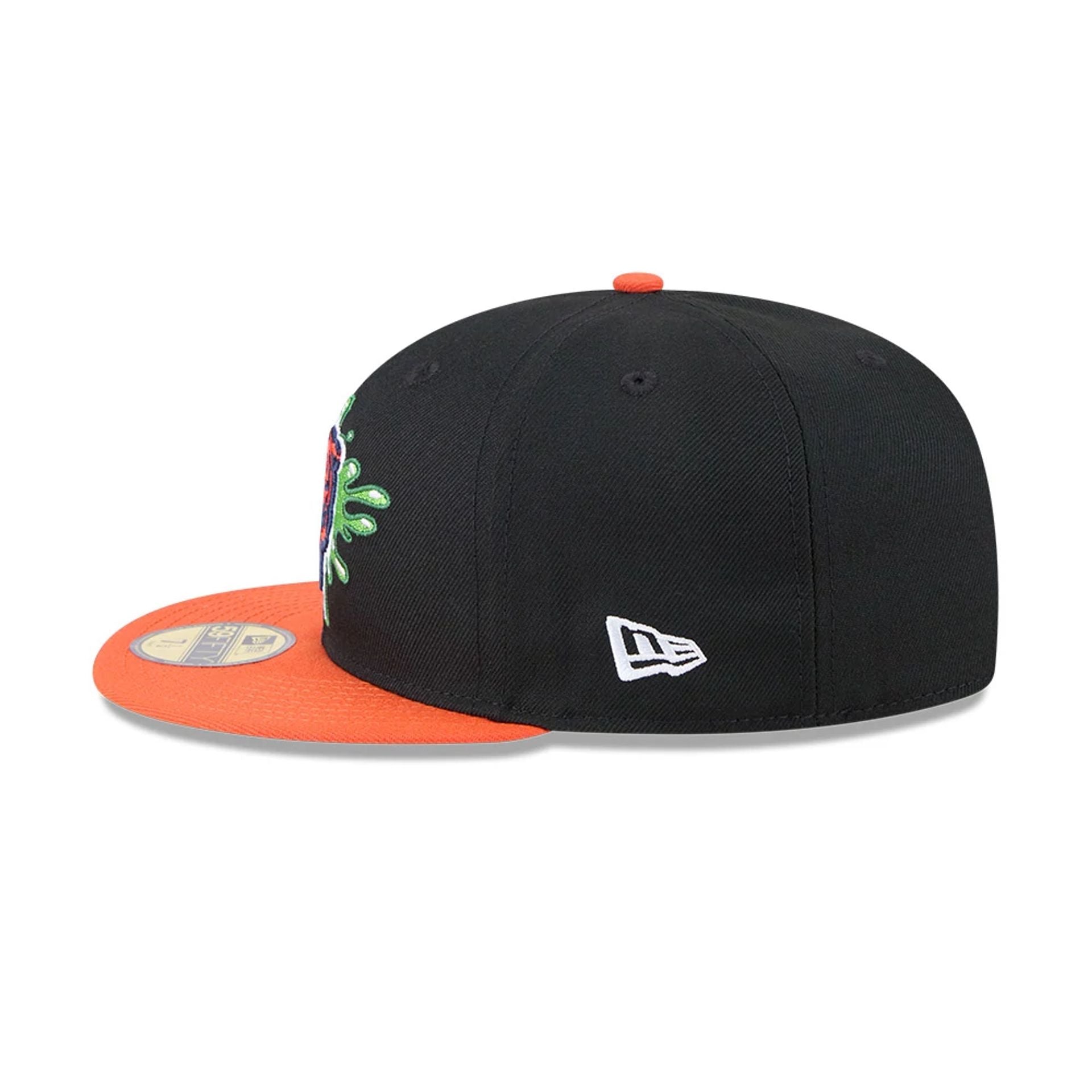 Pictured is this Chicago Bears NFL x Nickelodeon black 59FIFTY Fitted cap. 7