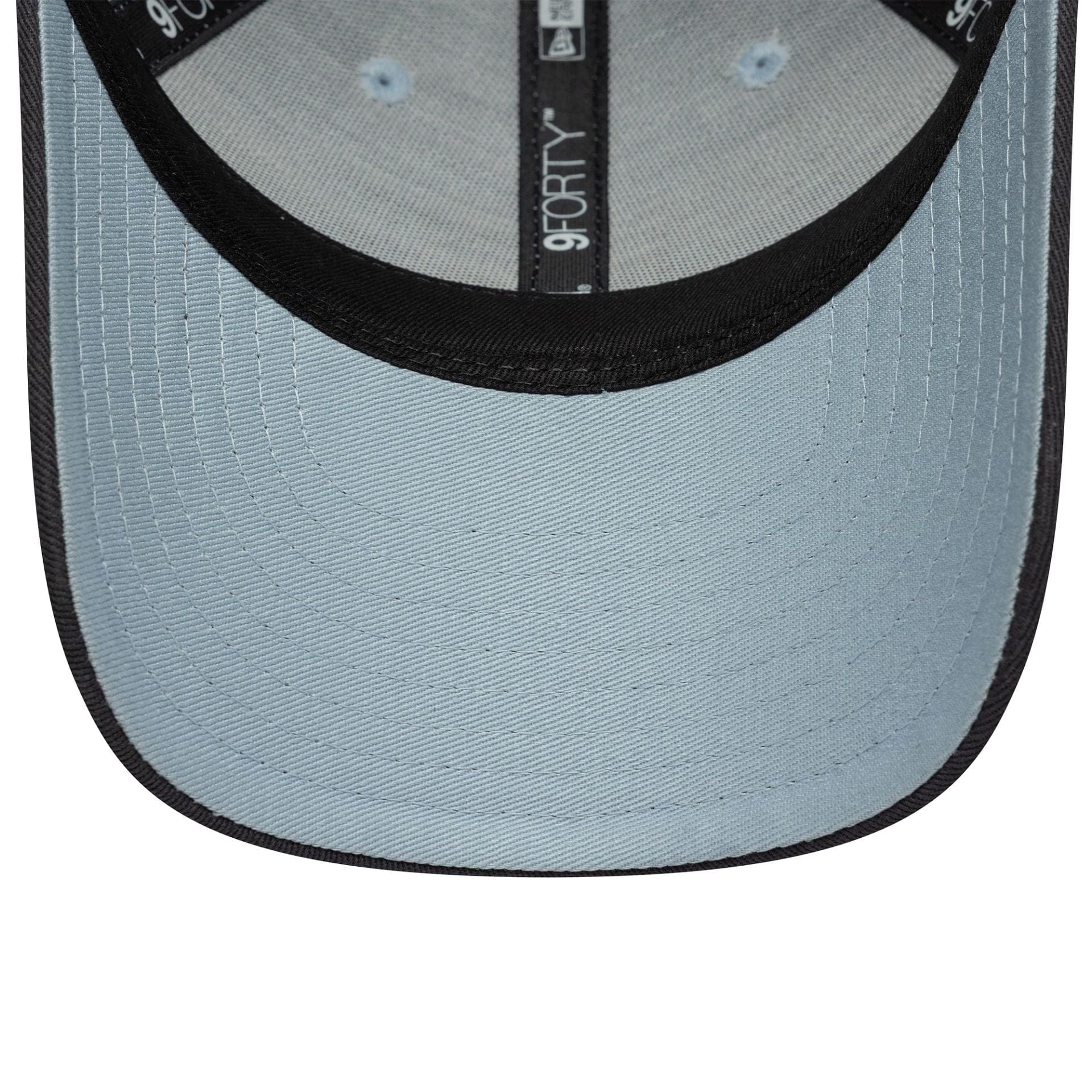 Pictured is this Youth Core Chelsea FC Lion Crest 9FORTY in blue. 5