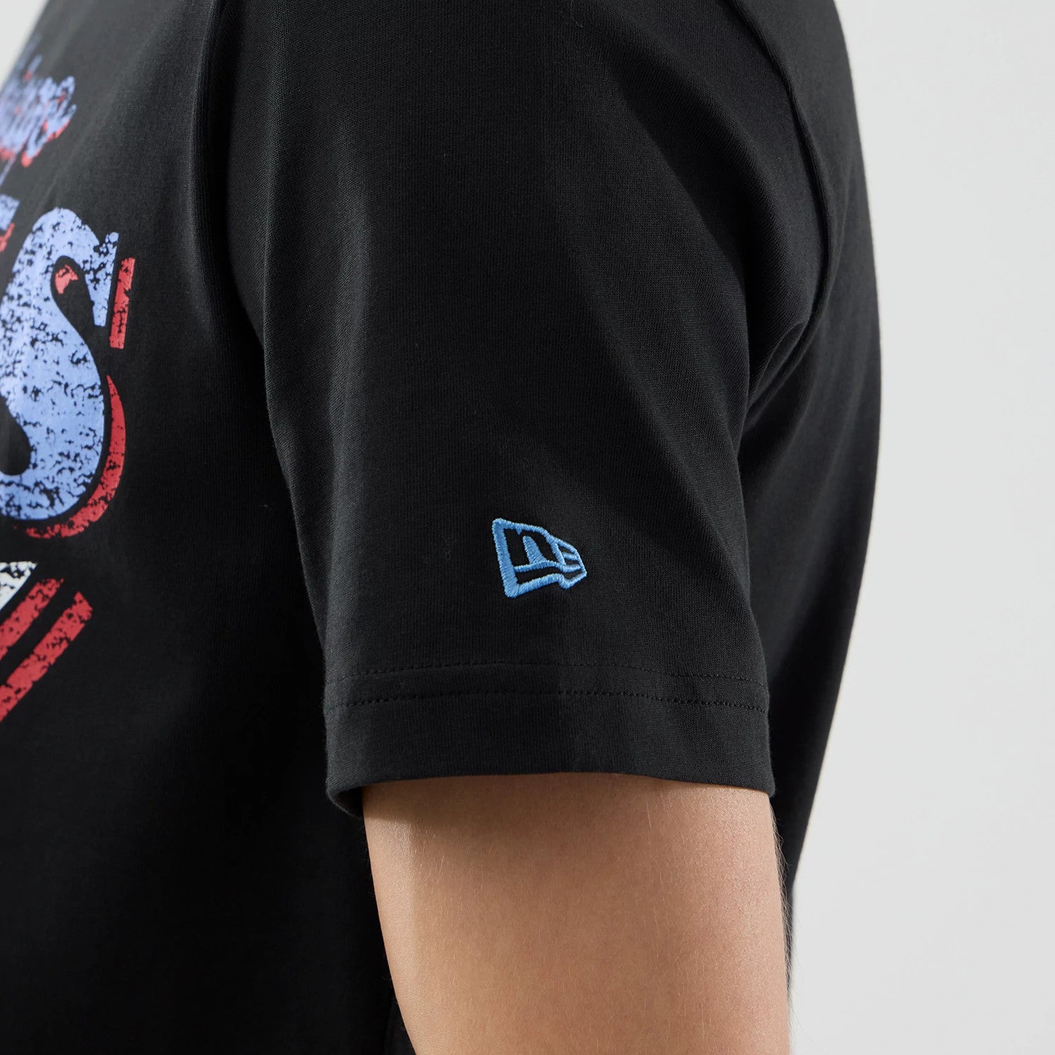 The Male model is wearing Chicago Bulls NBA City Edition Black T-Shirt 4