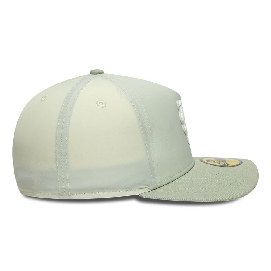 This is a New York Mets Crinkle Pastel Green 59FIFTY A-Frame Fitted Cap 7