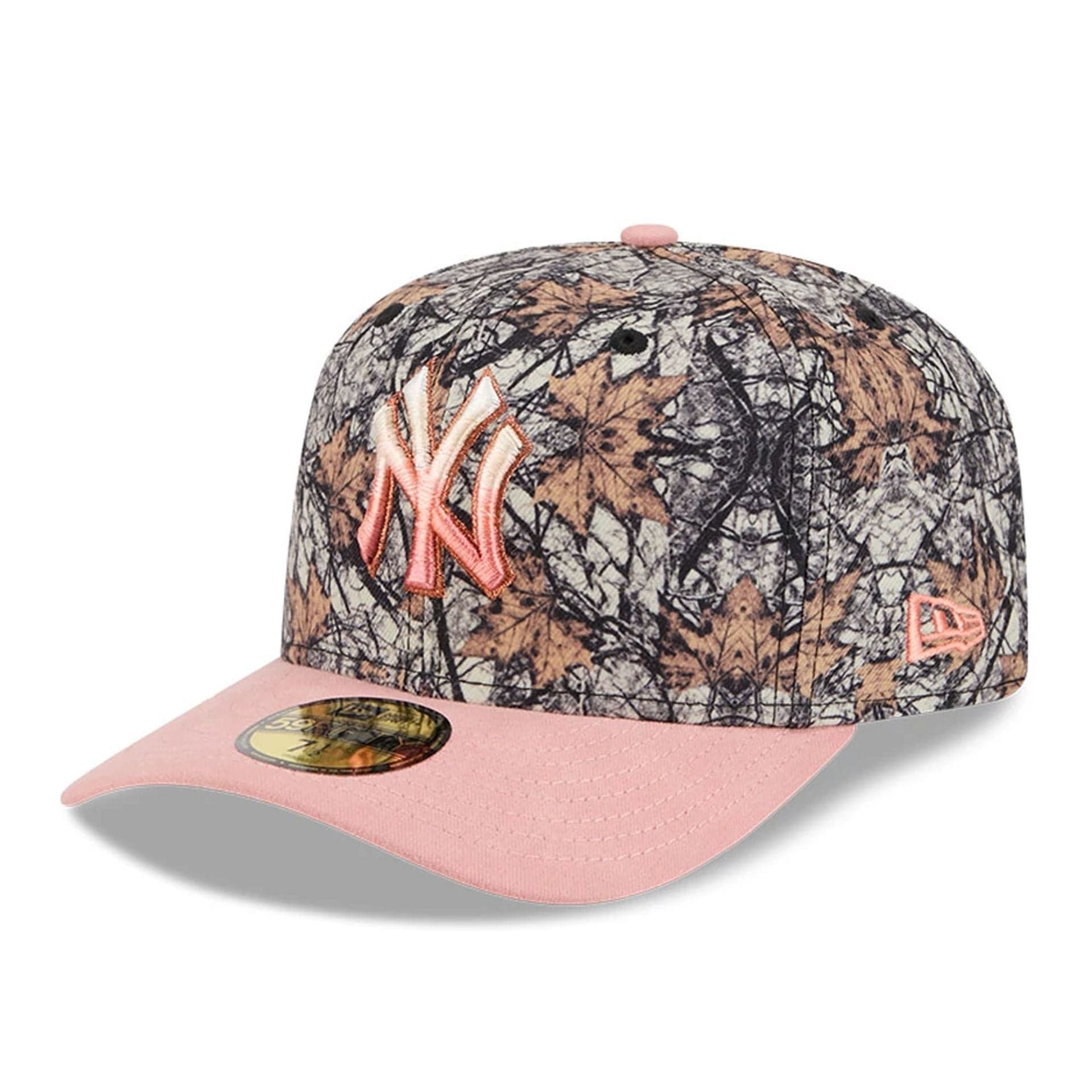 This is a New York Yankees Gradient Real Tree All Over Print 59FIFTY Fitted Cap 4