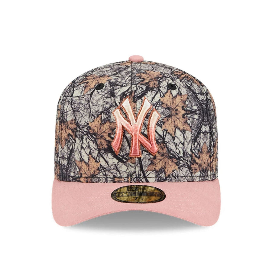 This is a New York Yankees Gradient Real Tree All Over Print 59FIFTY Fitted Cap 3