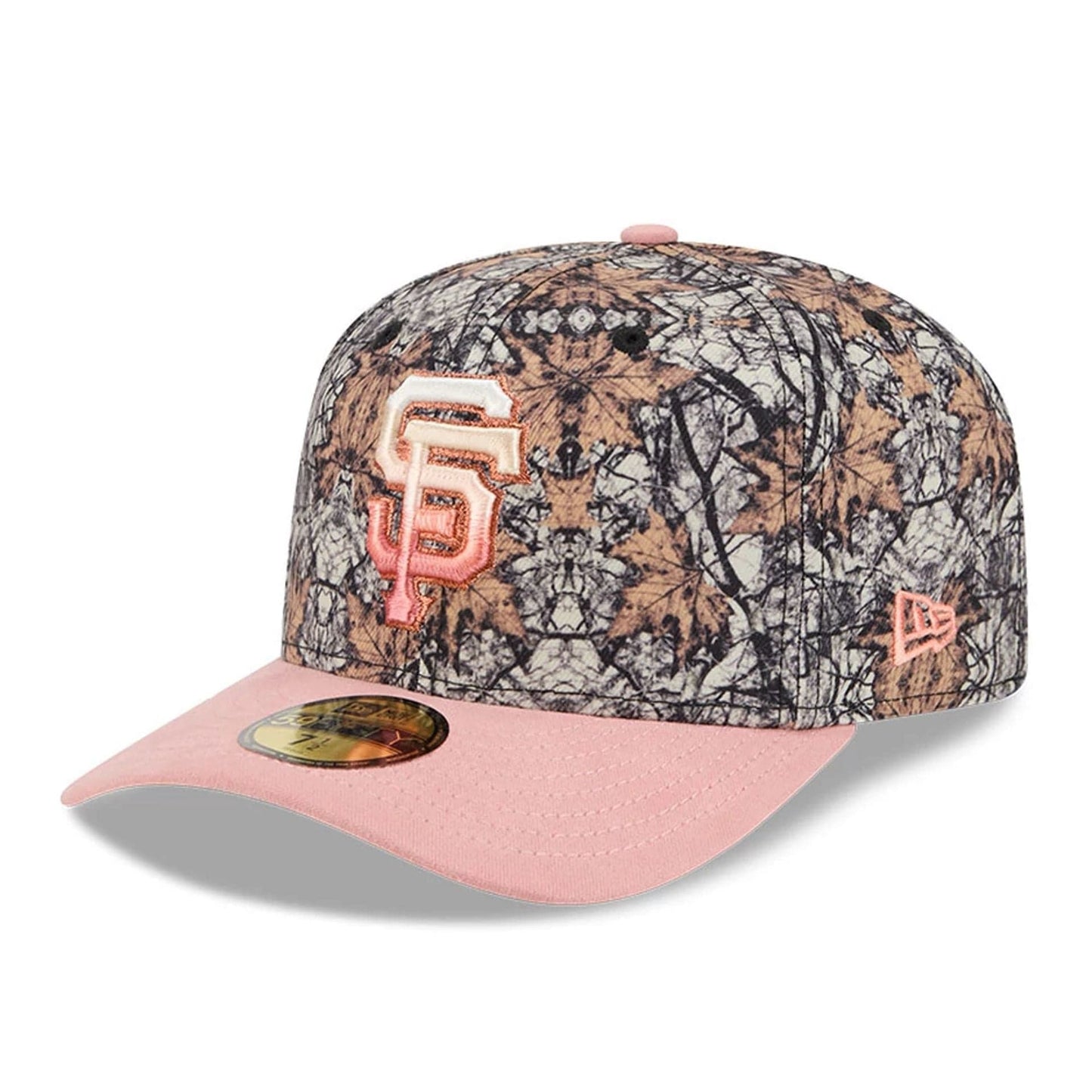 This is a San Francisco Giants Gradient Real Tree All Over Print 59FIFTY Fitted Cap 4