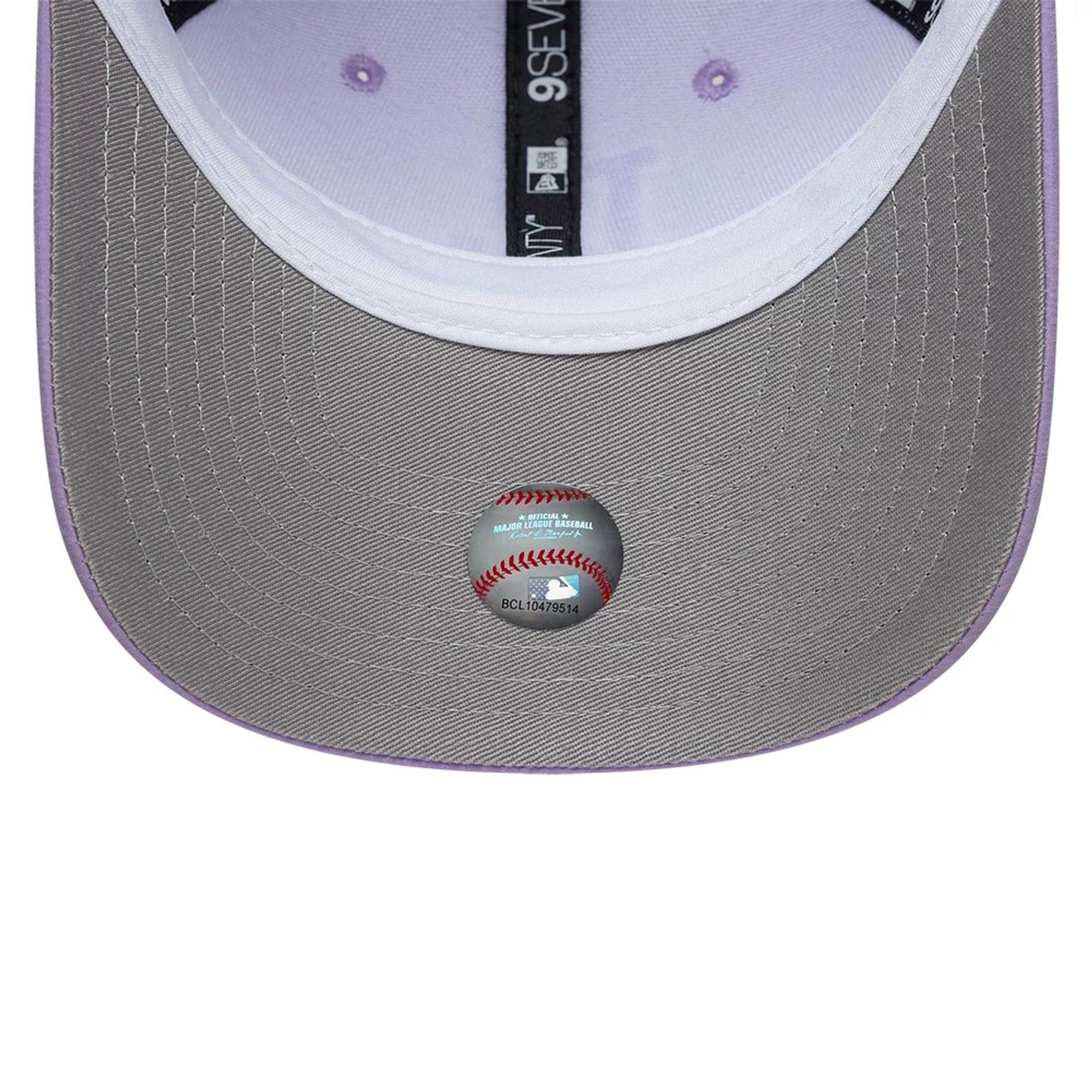 This is a LA Dodgers Pastel Crepe Purple 9SEVENTY Stretch Snap Adjustable Cap 2