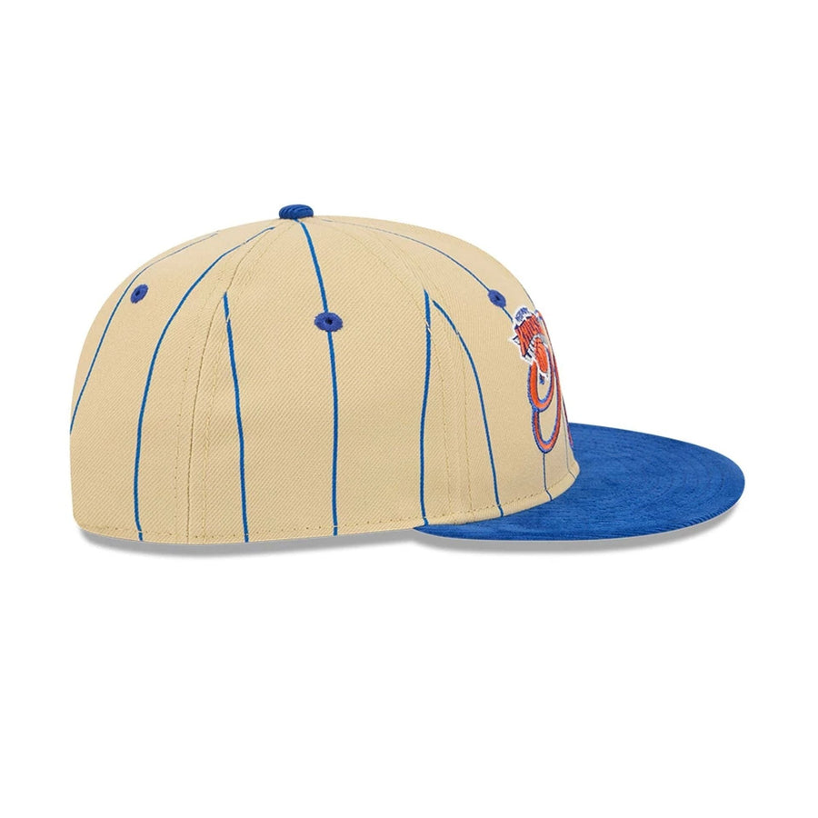 This is a New York Knicks Pinstripe Script Cream Retro Crown 9FIFTY Adjustable Cap 7