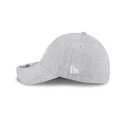 Pictured is this MLB Heather LA Dodgers 39THIRTY Stretch Fit cap in grey. 4