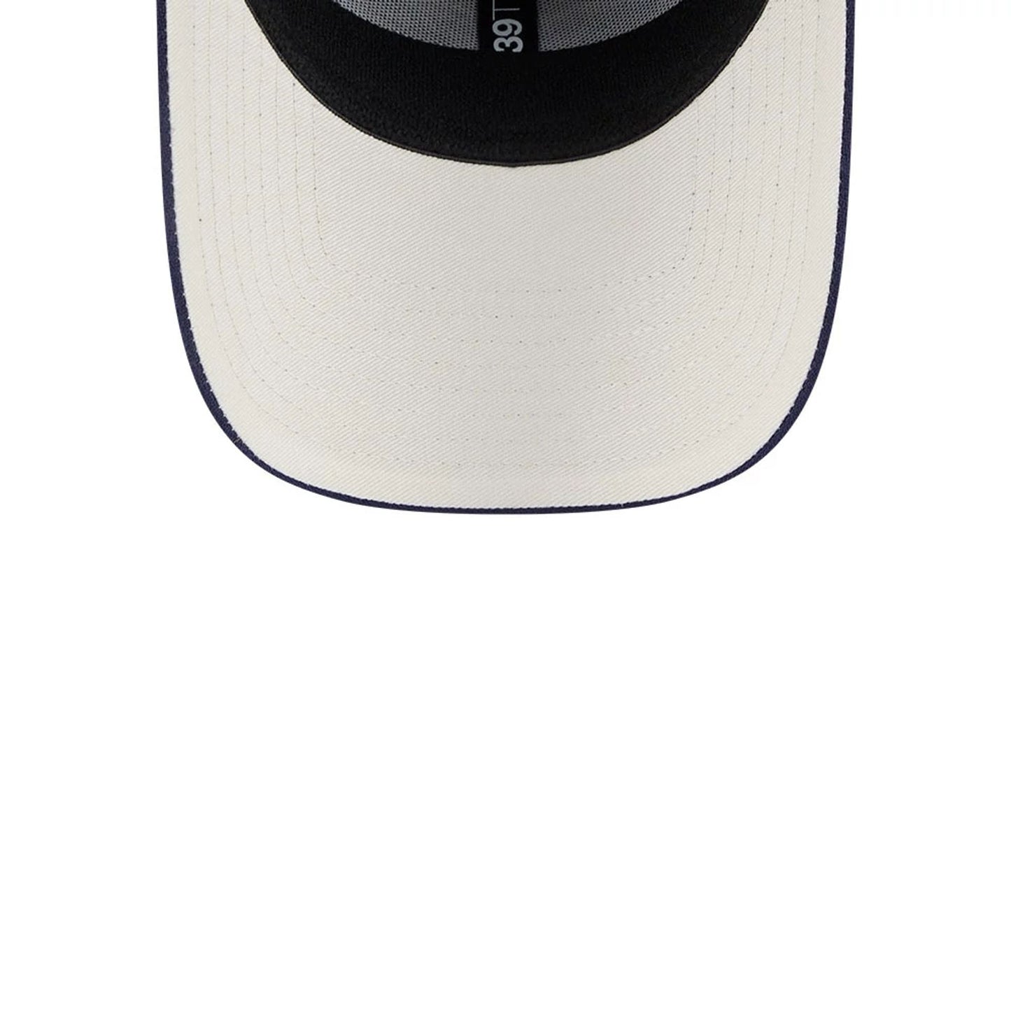 This is a Chicago Bulls NBA Lifestyle Navy 39THIRTY Stretch Fit Cap 2