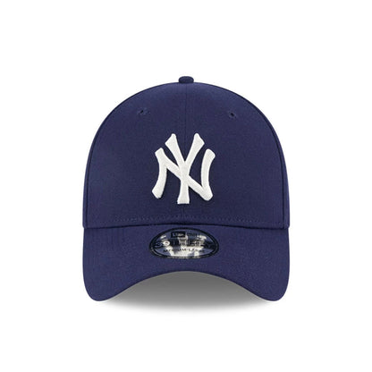 This is a New York Yankees MLB Lifestyle Navy 39THIRTY Stretch Fit Cap 3