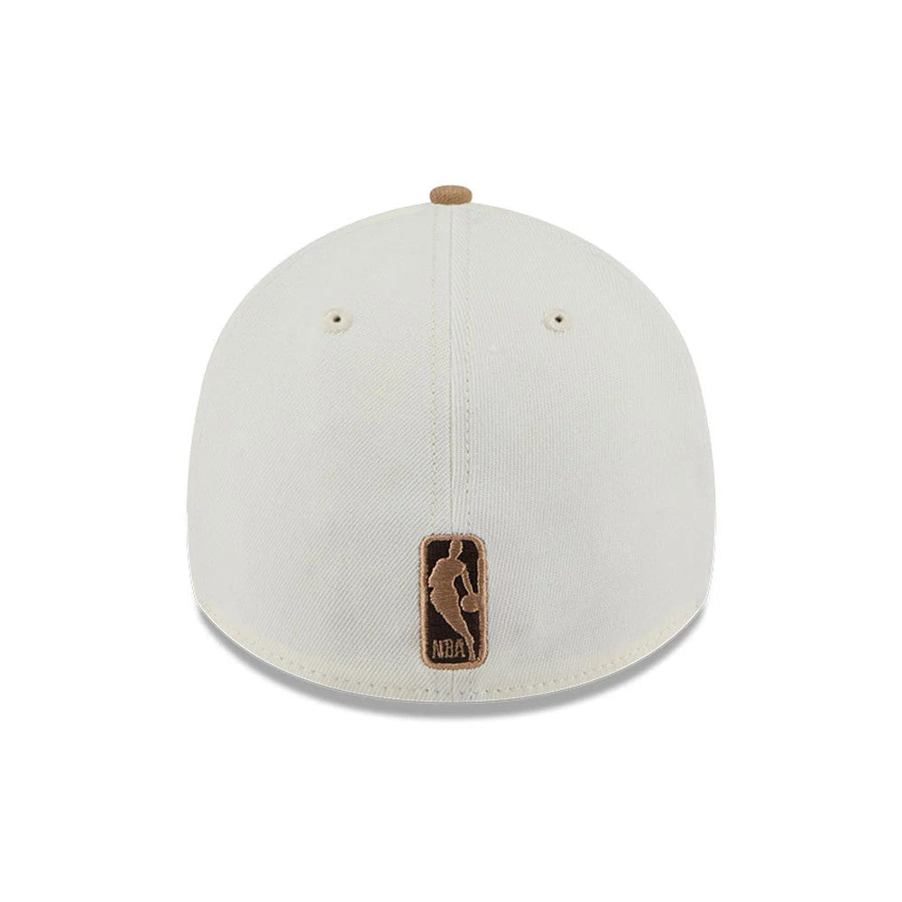 Pictured is this NBA Sandy Bay Chicago Bulls 39THIRTY A-Frame Stretch Fit cap in white. 7
