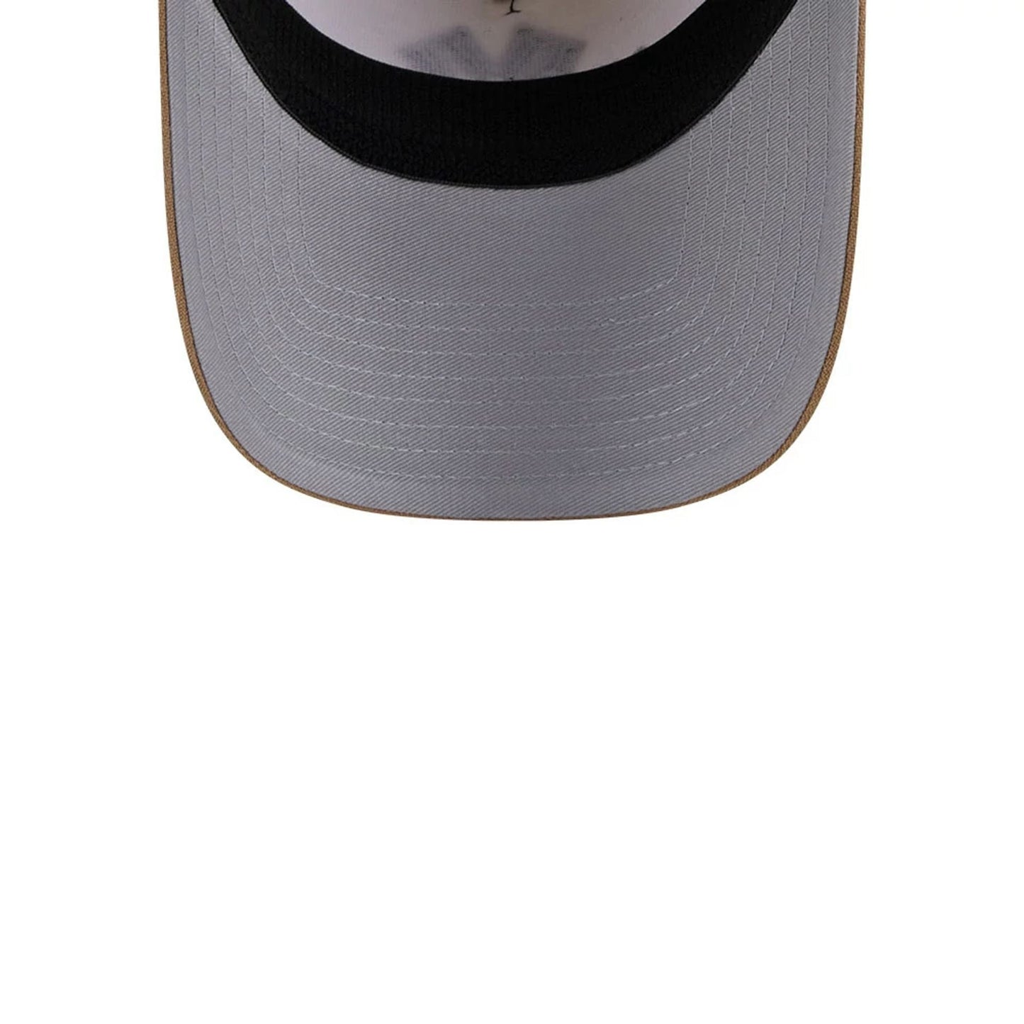 Pictured is this MLB Sandy Bay New York Yankees 39THIRTY A-Frame Stretch Fit cap in white. 2