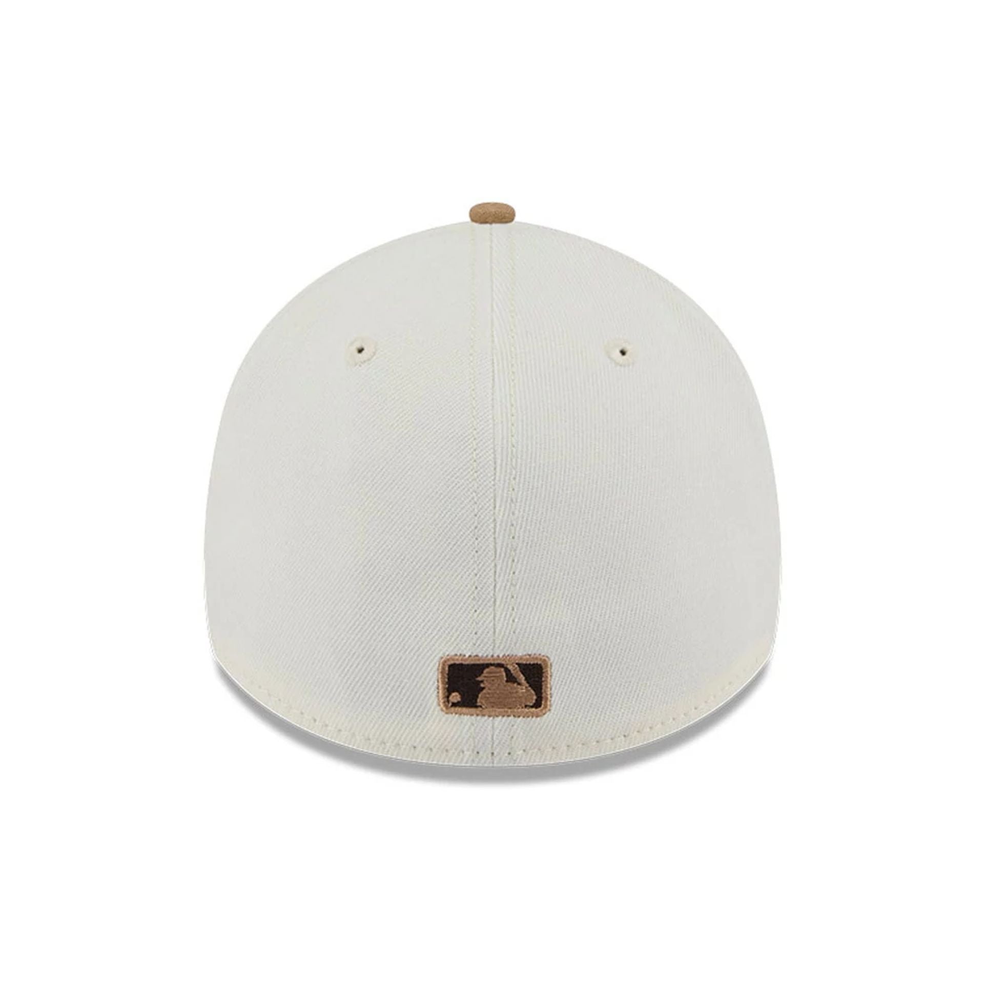 Pictured is this MLB Sandy Bay New York Yankees 39THIRTY A-Frame Stretch Fit cap in white. 7