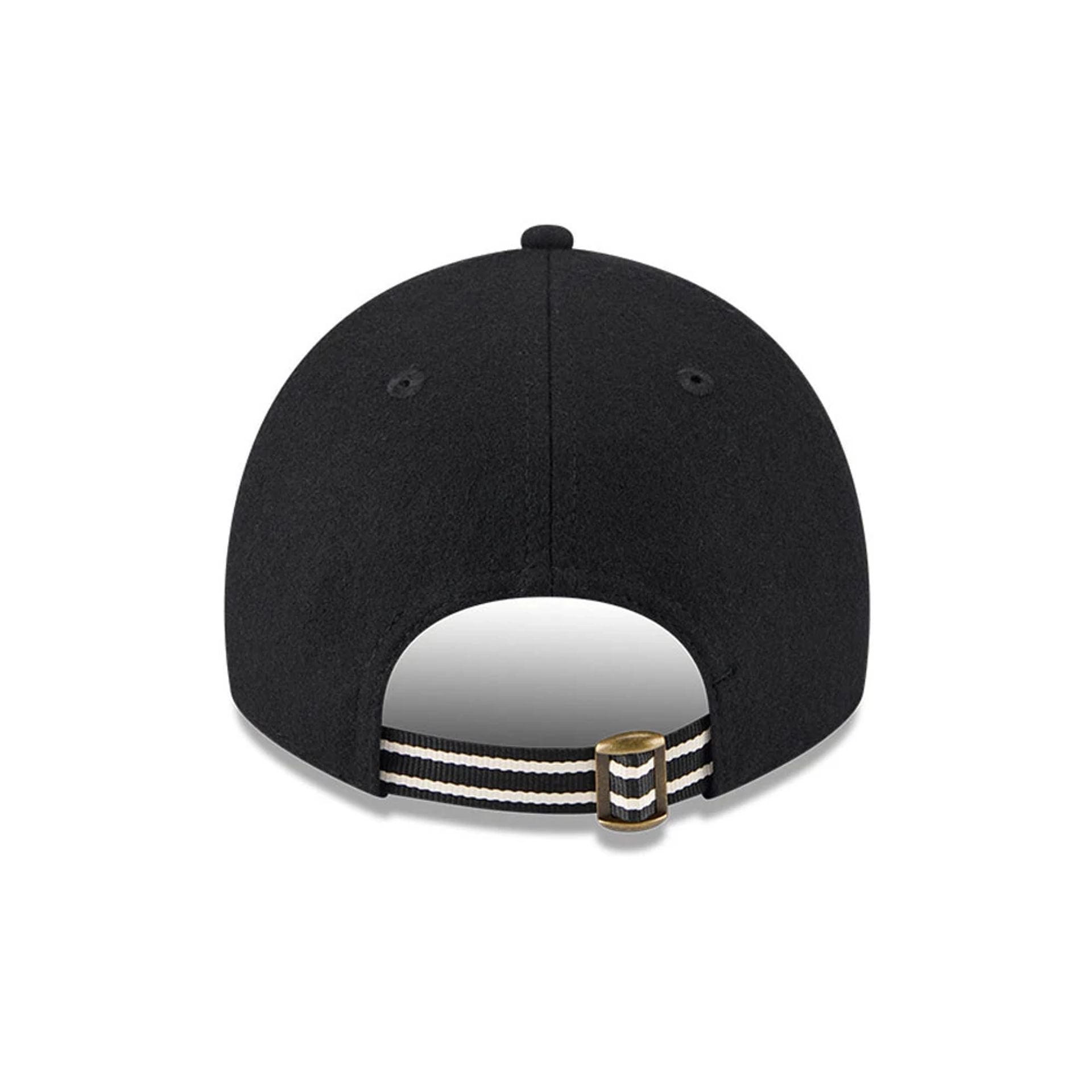 This is a Chicago White Sox Wool Letterman Black 9TWENTY A-Frame Adjustable Cap 5