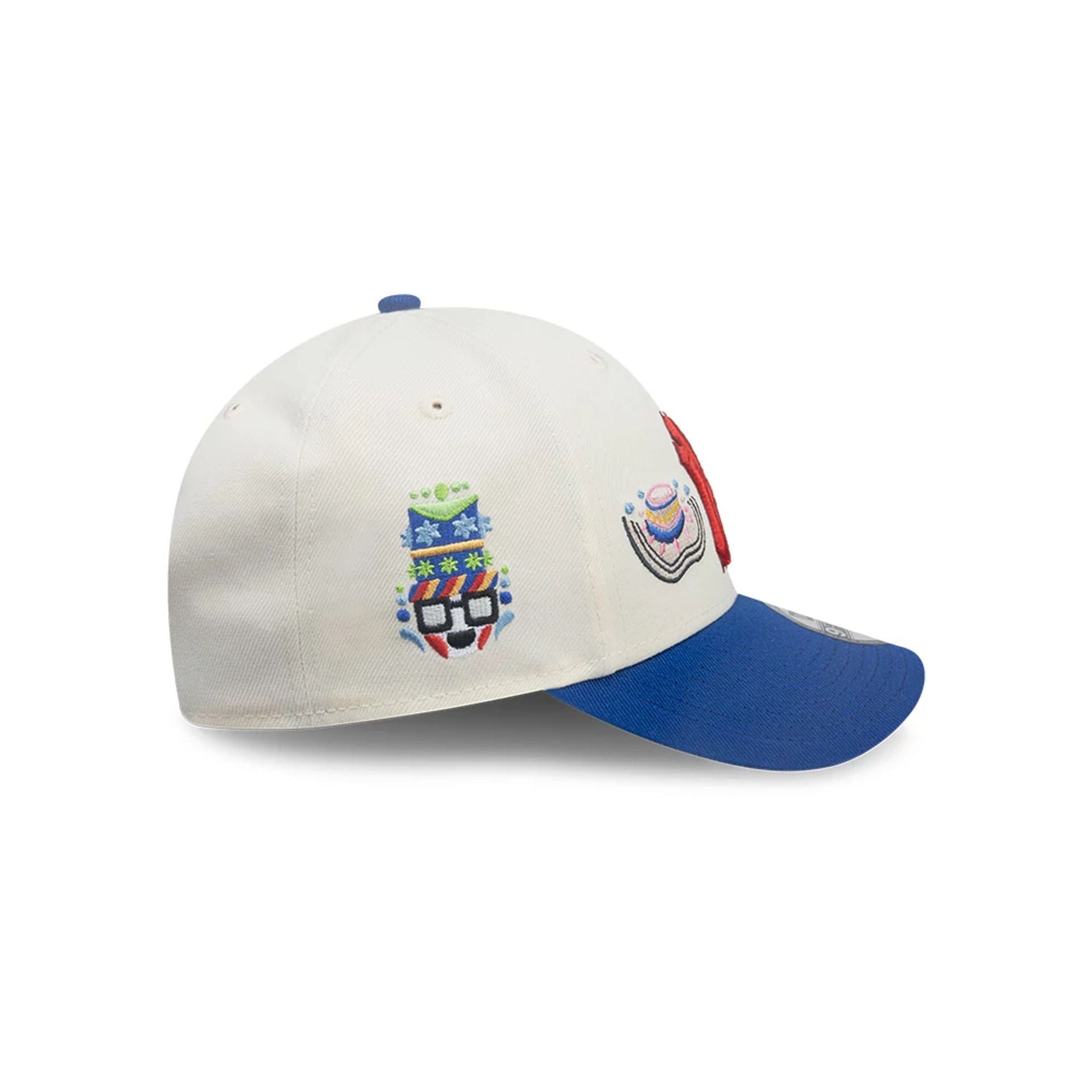 This is a New York Yankees MLB City Element Colombia Light Beige 9FORTY Adjustable Cap 5