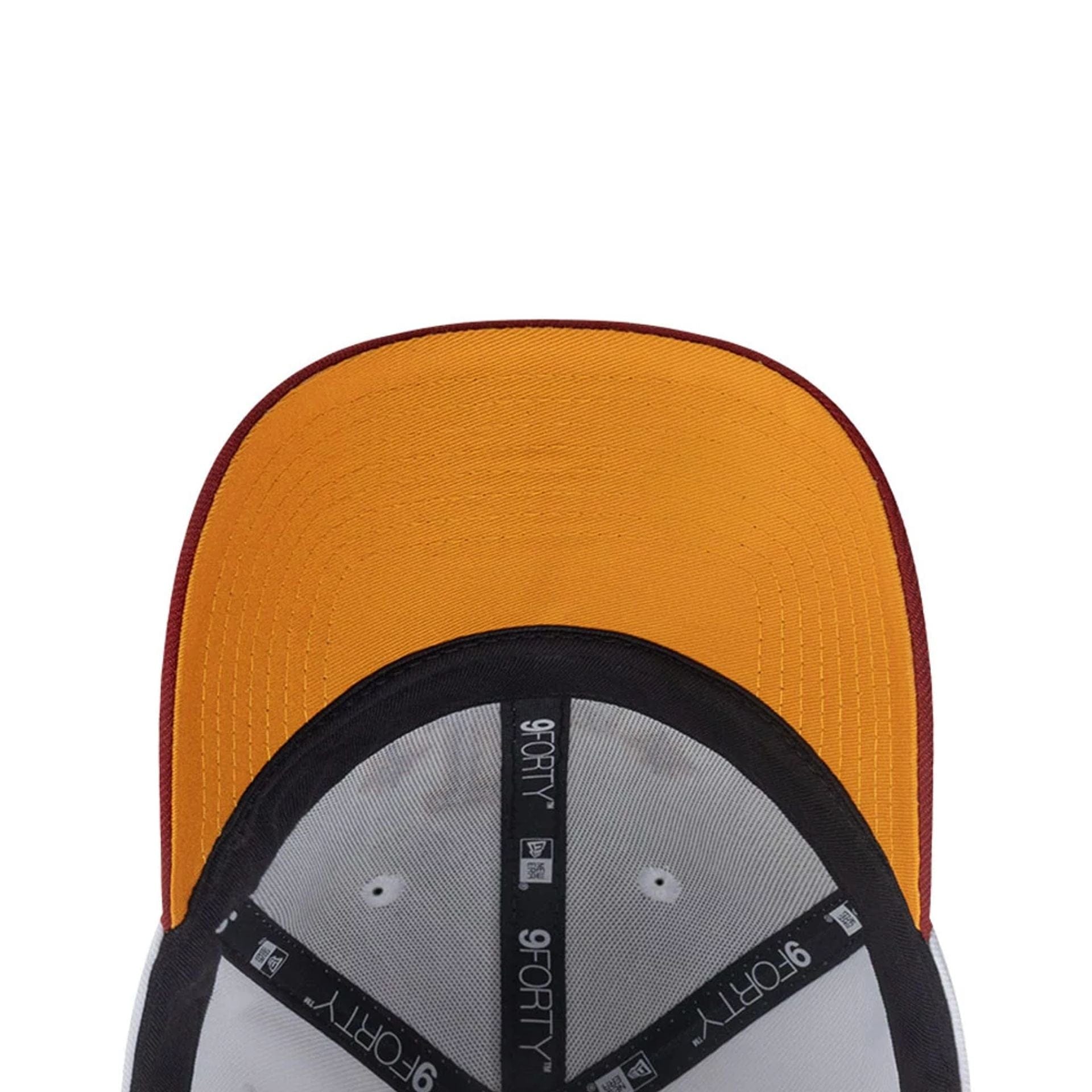 This is a LA Dodgers MLB City Element Peru White 9FORTY Adjustable Cap 2