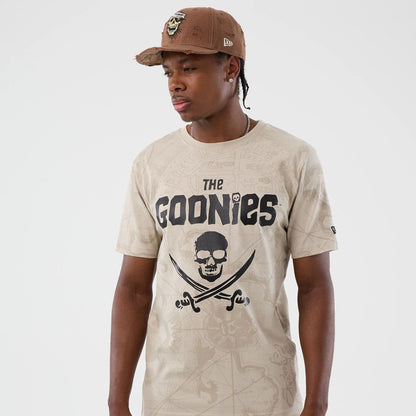 The model is wearing this Treasure Map The Goonies T-Shirt in light beige. 7