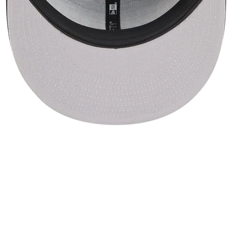 This is a Chicago Bulls NBA Statement Black 9FIFTY Snapback Adjustable Cap 2