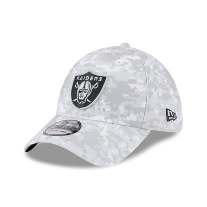 This is a Las Vegas Raiders NFL Salute To Service 2025 Grey Camo 39THIRTY Stretch Fit Cap 3