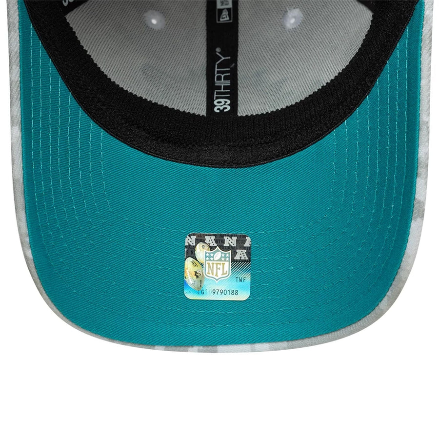 This is a Miami Dolphins NFL Salute To Service 2025 Grey Camo 39THIRTY Stretch Fit Cap 7